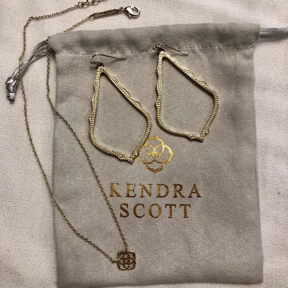 Kendra Scott necklace and earrings
